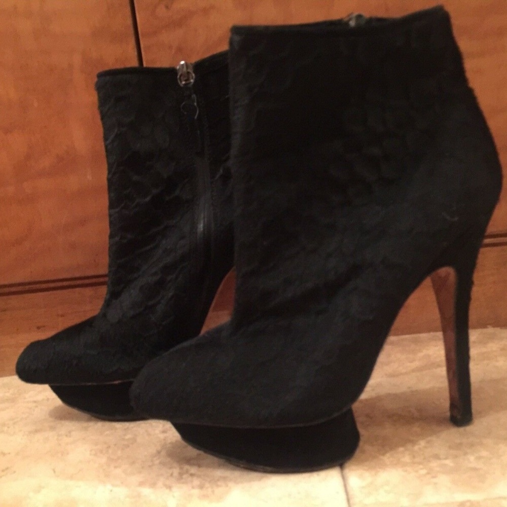 L.A.M.B Noos Women's Calf Hair Ankle Black Boots 8